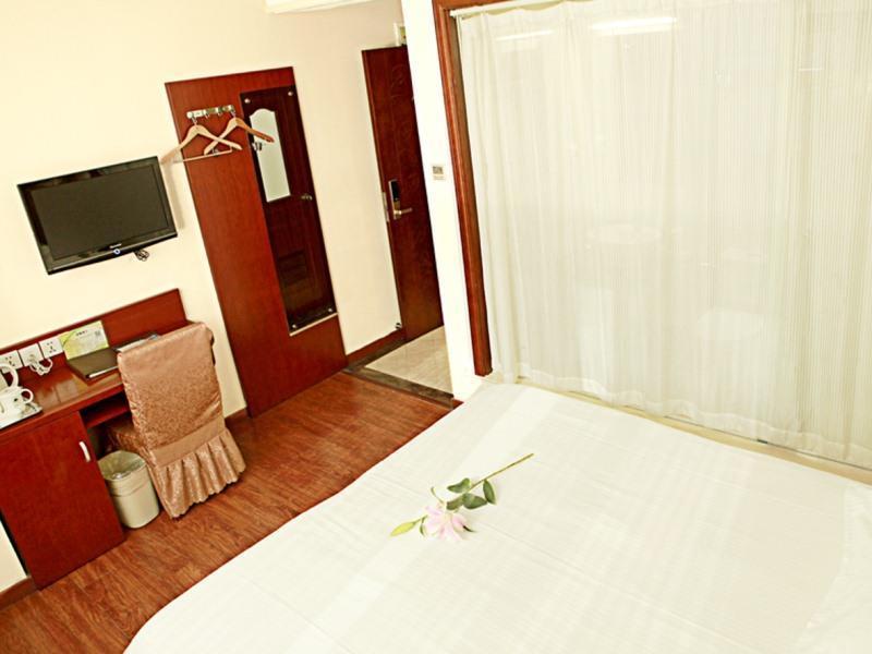 Greentree Inn Shanghai Songjiang University City New Songjiang Road Express Hotel Exterior photo